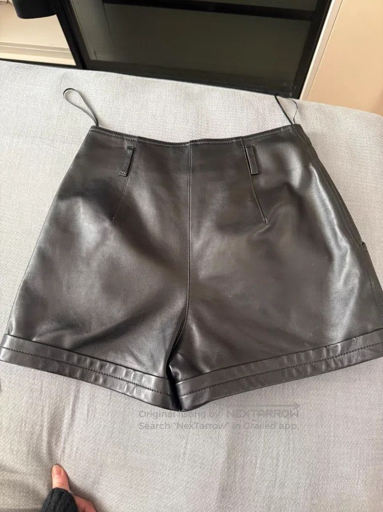 Saint Laurent Paris Saint Laurent Paris size F34 Black Leather Shorts Size 25" / US 0 / IT 36 - 2 Thumbnail