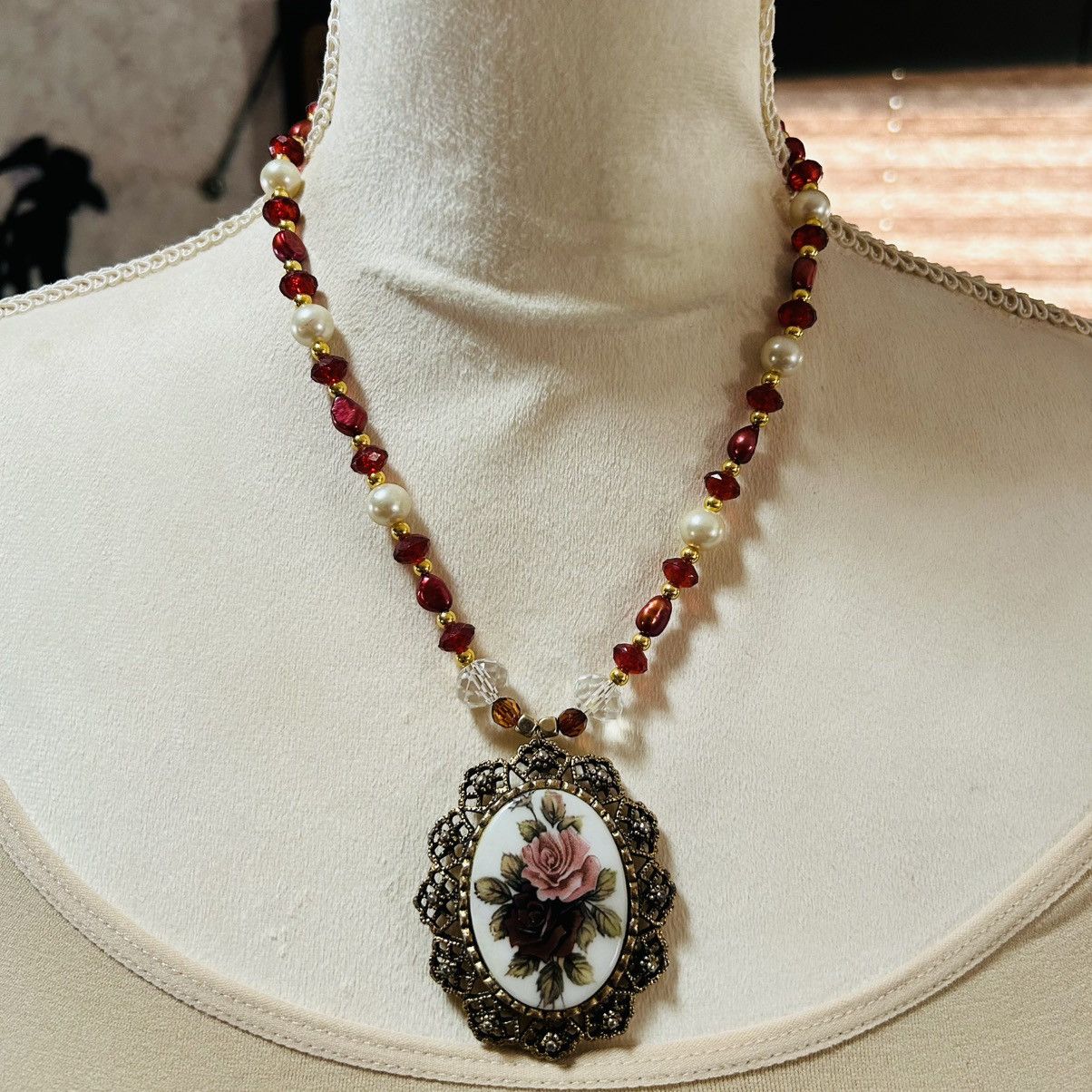 Handmade Handcrafted repurpose porcelain rose genuine pearl necklace Size ONE SIZE - 2 Thumbnail