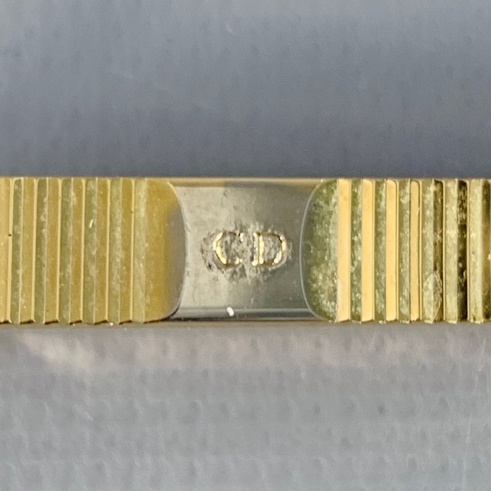 Dior CHRISTIAN DIOR Vintage Gold Engraved Metal Tie Clip Size ONE SIZE - 2 Thumbnail