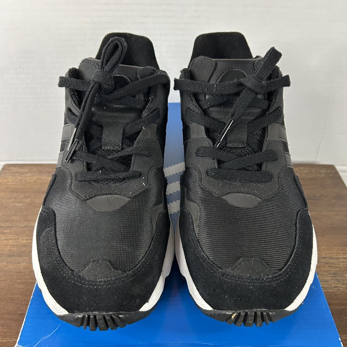 Adidas Adidas Men's Black and White Yung-96 Sneakers Size M11 Size US 11 / EU 44 - 7 Thumbnail