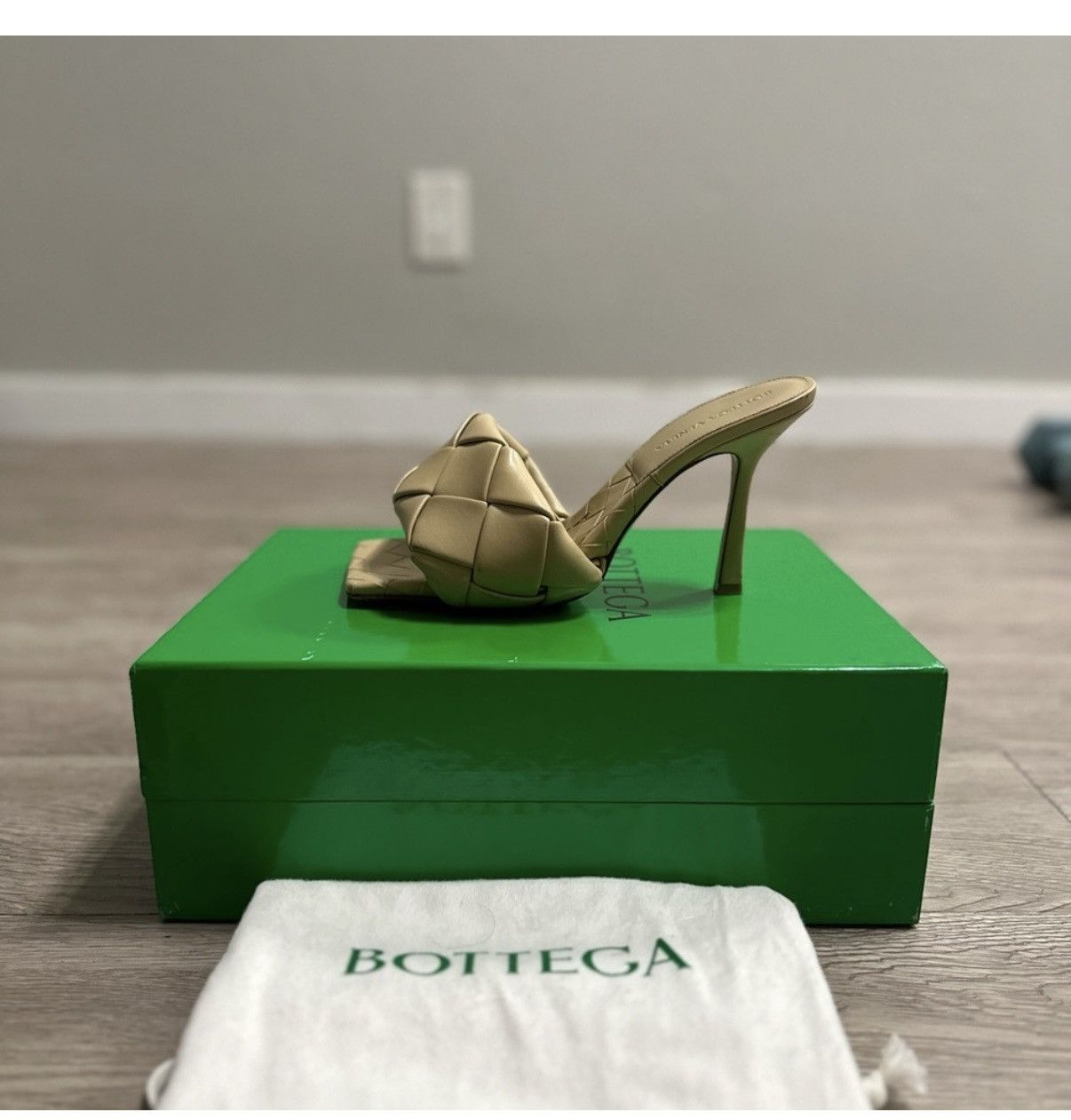 Bottega Veneta Bottega Veneta Lido Intrecciato Weave Slide Heels Size US 7 / IT 37 - 2 Thumbnail