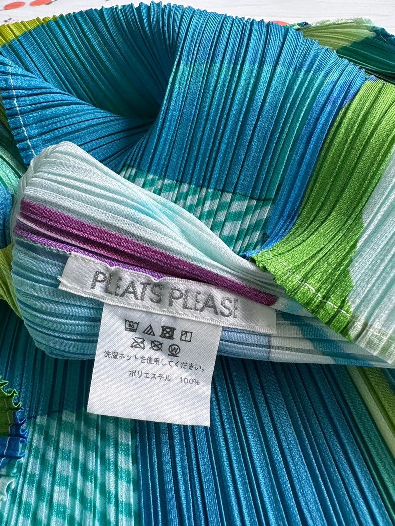 Issey Miyake Issey Miyake size:3 Blue and green pleated short-sleeved s Size S / US 4 / IT 40 - 8 Thumbnail