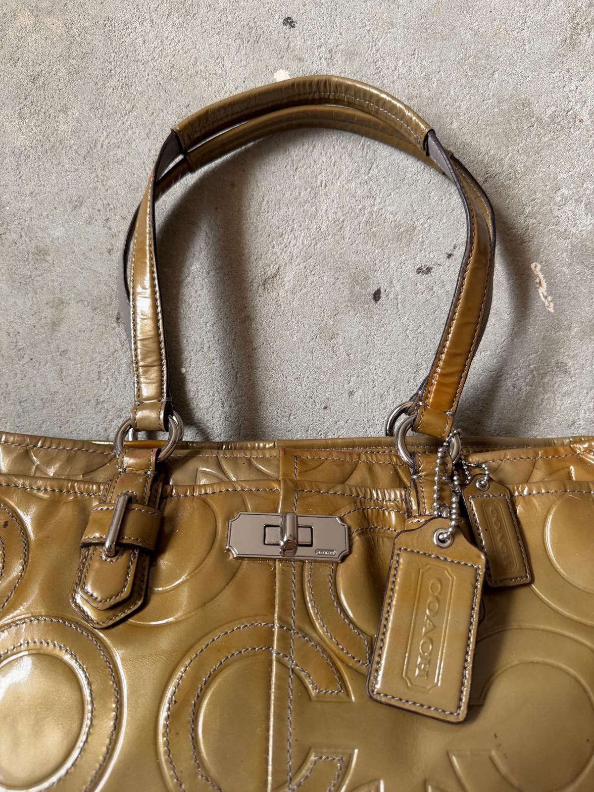 Coach Coach Signature Embossed Patent Shoulder Bag Khaki Size ONE SIZE - 3 Thumbnail