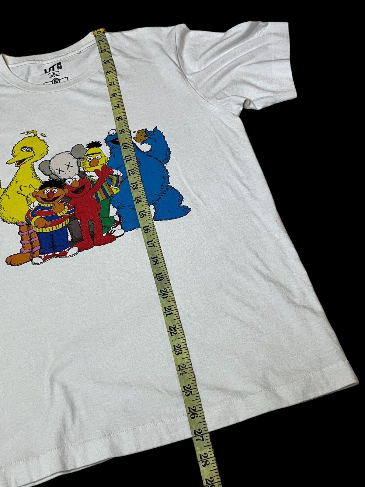 Kaws × Uniqlo ARCHIVE UNIQLO x KAWS x SESAME STREET COLLABORATION T SHIRT Size US M / EU 48-50 / 2 - 7 Thumbnail