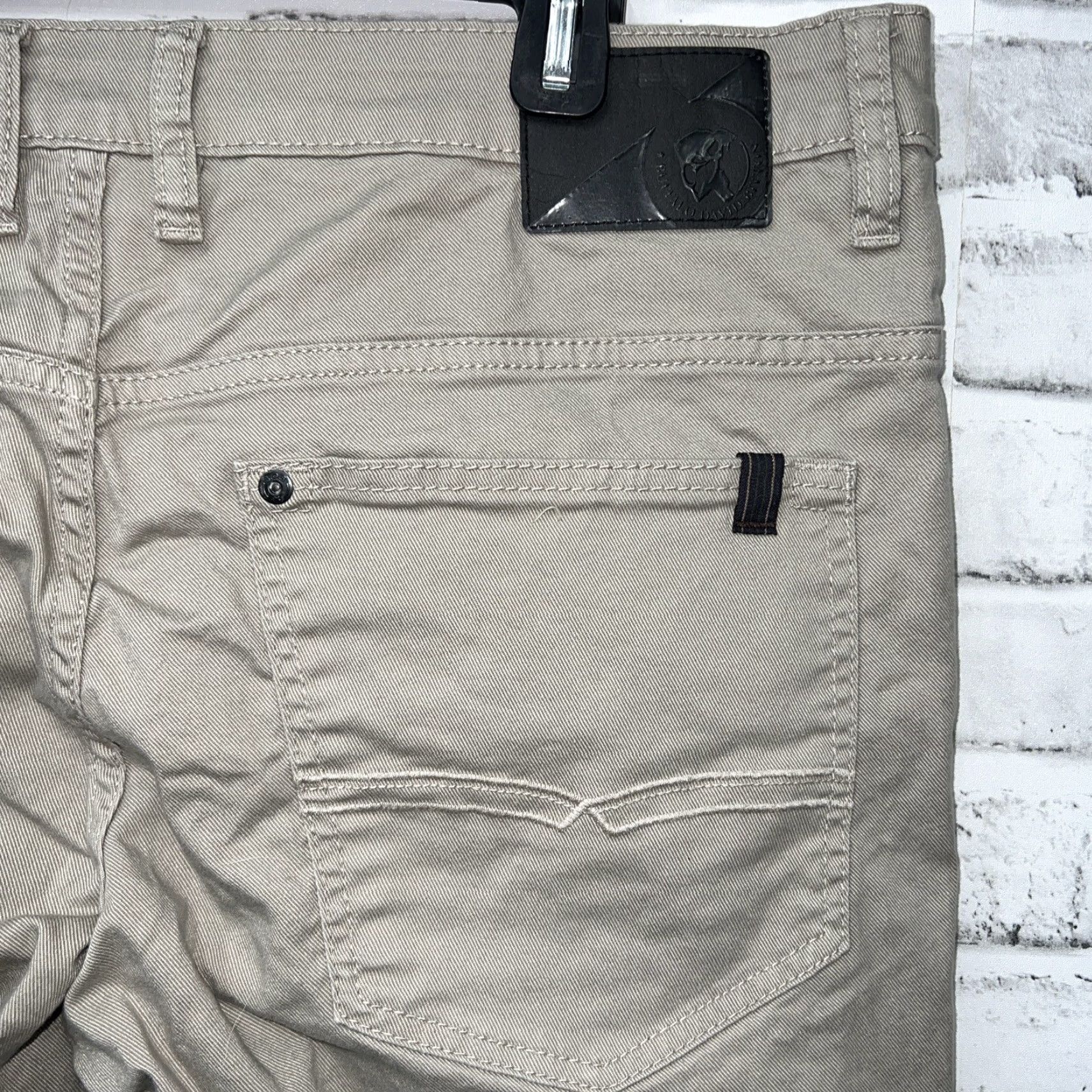 Buffalo David Bitton Buffalo by David Bitton Sam-X Slim Straight Beige Pants Mens 36x30 Dress Pants Slimming Beig e 90s? Wait no. Size US 36 / EU 52 - 4 Thumbnail