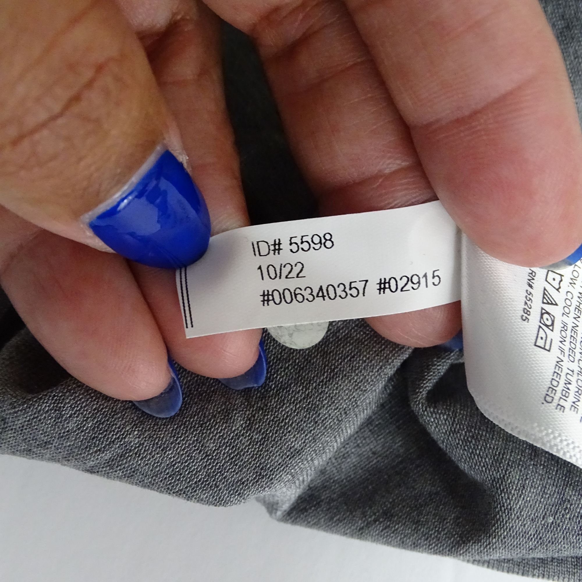 Express Express Conscious Edit Fitted V-Neck T-Shirt Gray Size S Size S / US 4 / IT 40 - 7 Thumbnail