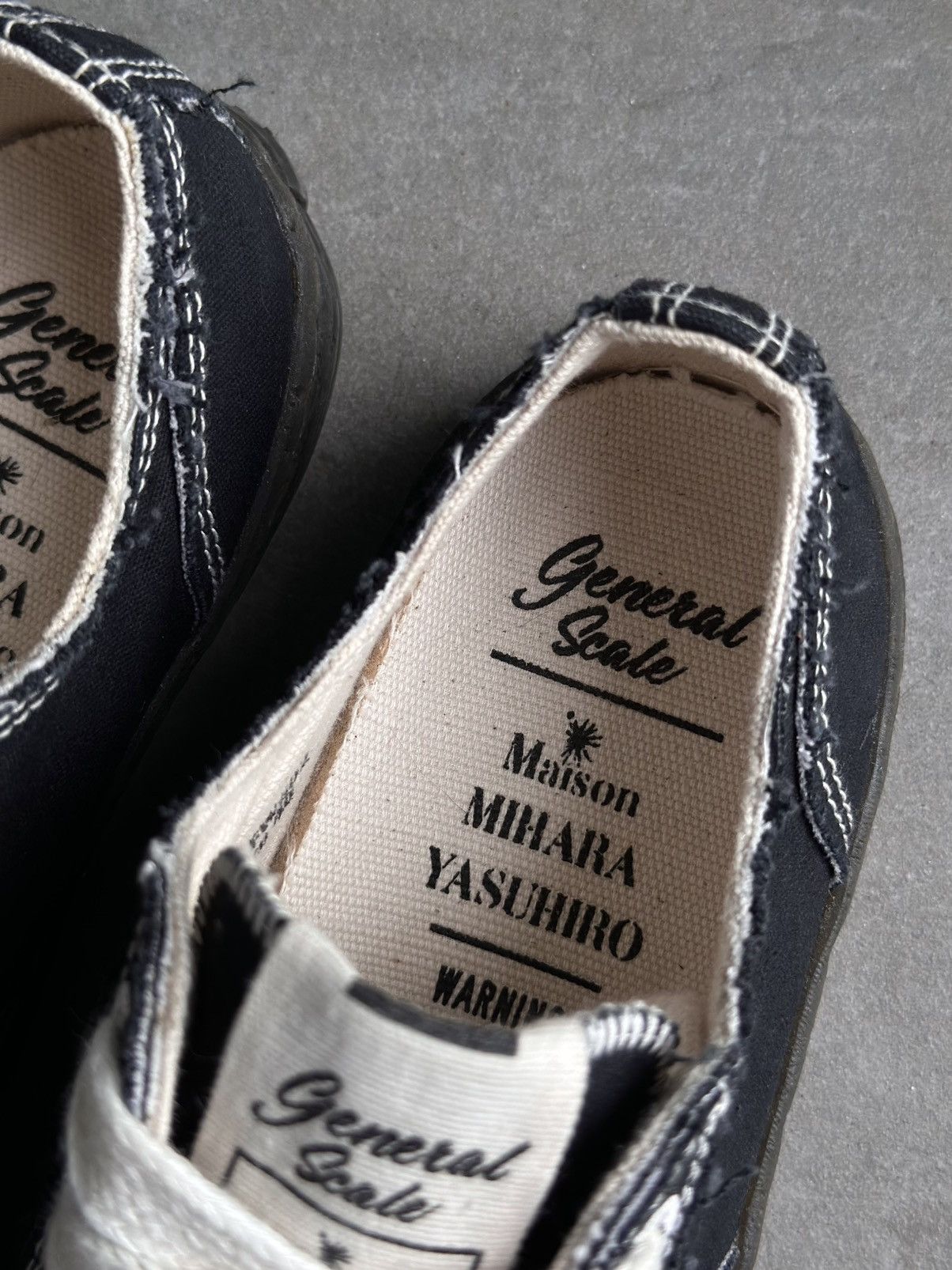 MAISON MIHARA YASUHIRO MMY GENERAL SCALE LOW TOP SNEAKERS