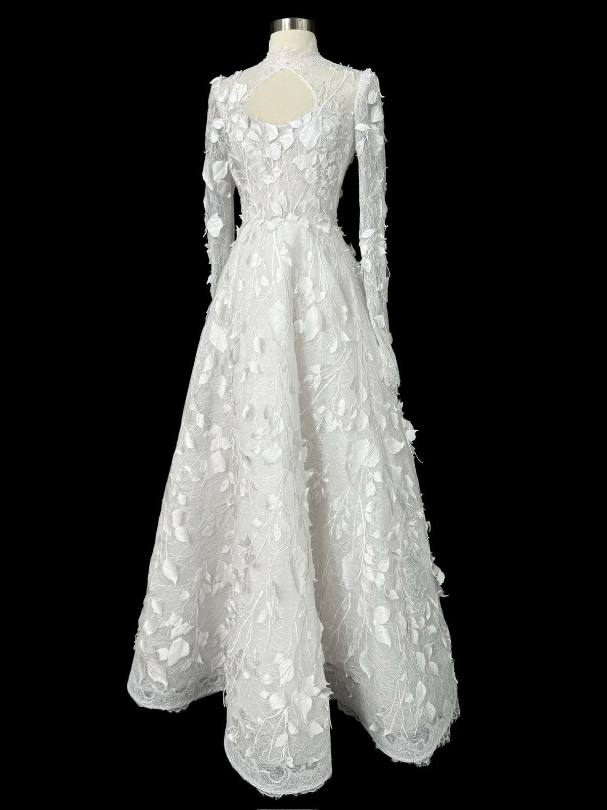 Other US 8-10 Chantilly Lace Anna Augusta Bridal Gown with Train Size M / US 6-8 / IT 42-44 - 1 Thumbnail