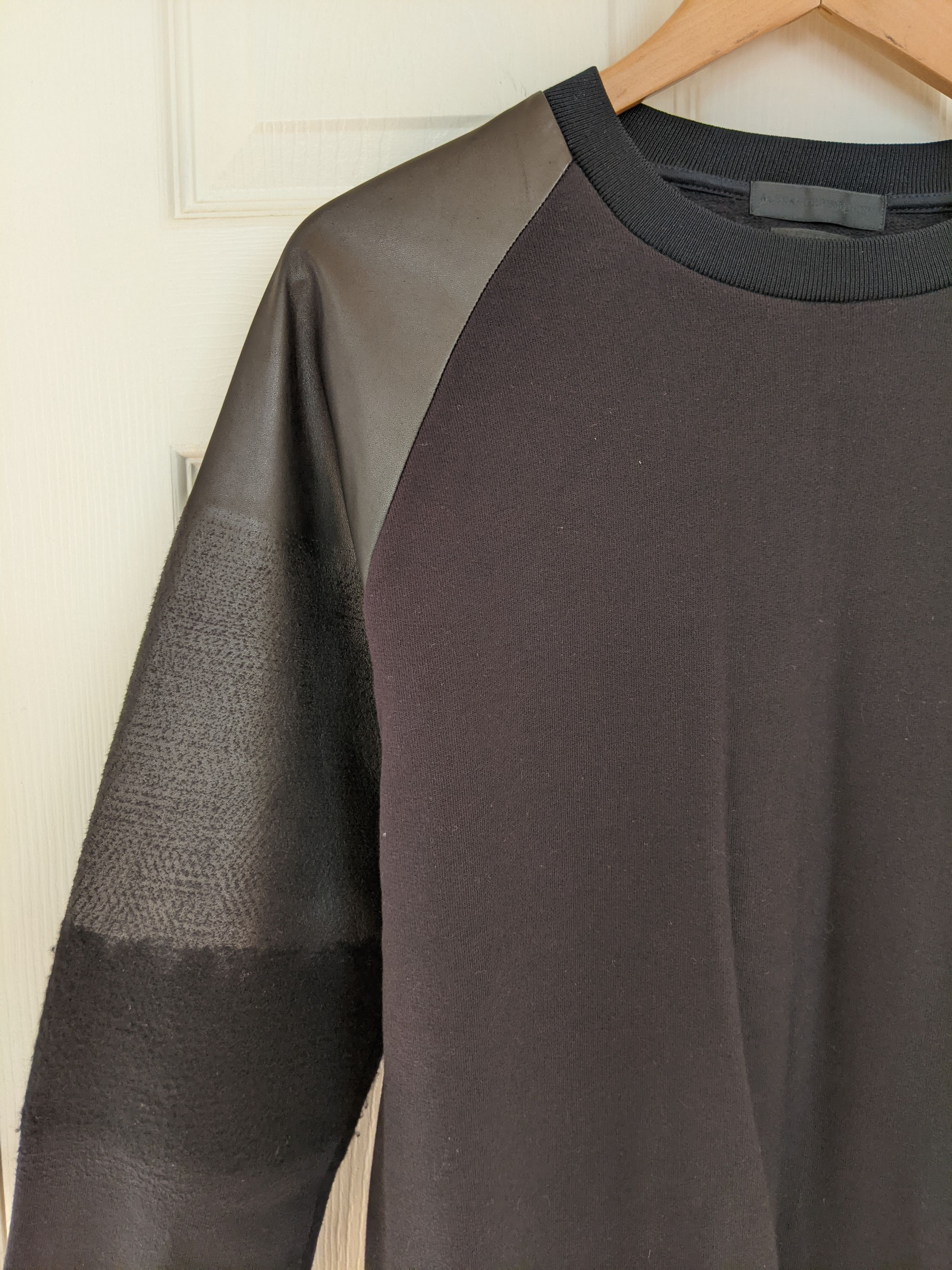 Alexander McQueen Alexander McQueen Degrade Leather Sleeved Cotton Sweatshirt Size US S / EU 44-46 / 1 - 2 Thumbnail