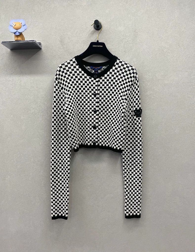 Louis Vuitton Louis Vuitton Black and white checkerboard long-sleeve swe Size S / US 4 / IT 40 - 1 Thumbnail