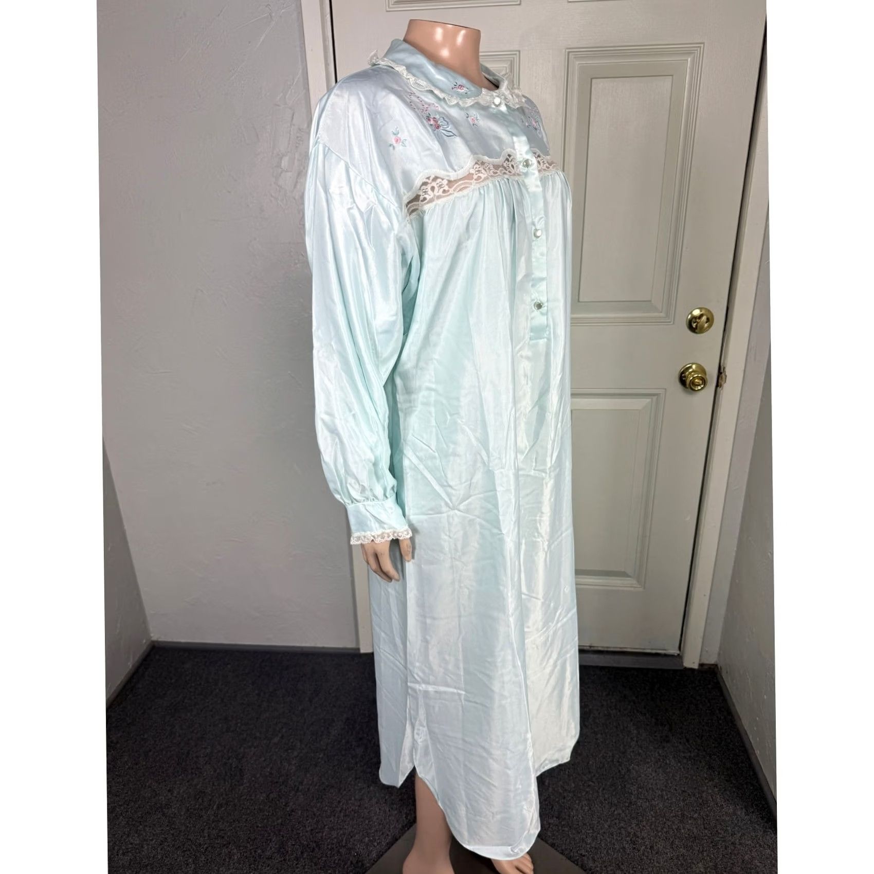 Vintage VINTAGE Barbizon Nightgown PS Small Blue Satin Embroidered Lace NOS 1980s Eveningwear Womens Size ONE SIZE - 6 Thumbnail