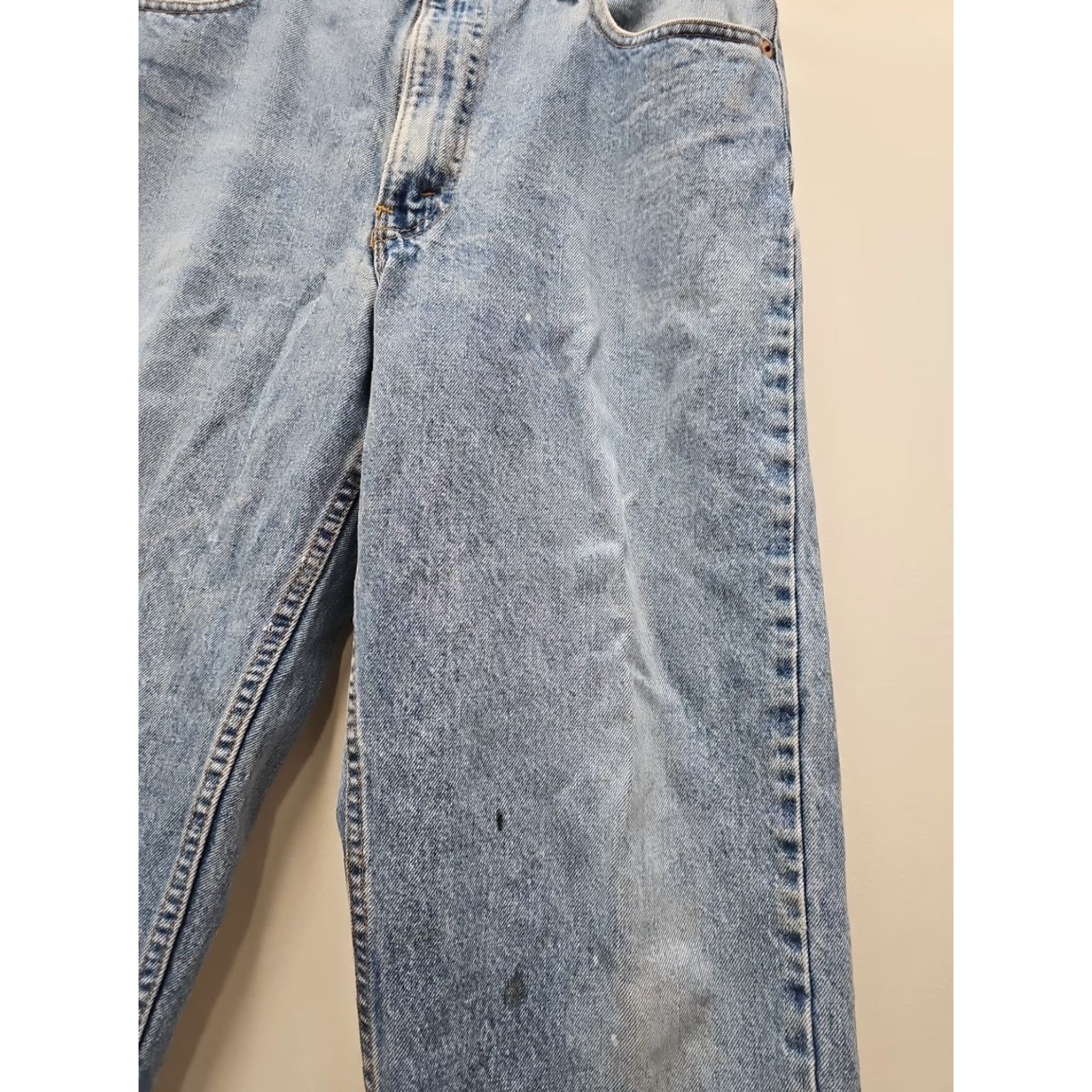 Levi's VINTAGE Levi's 550 Jeans 34x28 Mens Blue Denim Tapered Relaxed Fit Light Wash Jeans Size US 34 / EU 50 - 3 Thumbnail