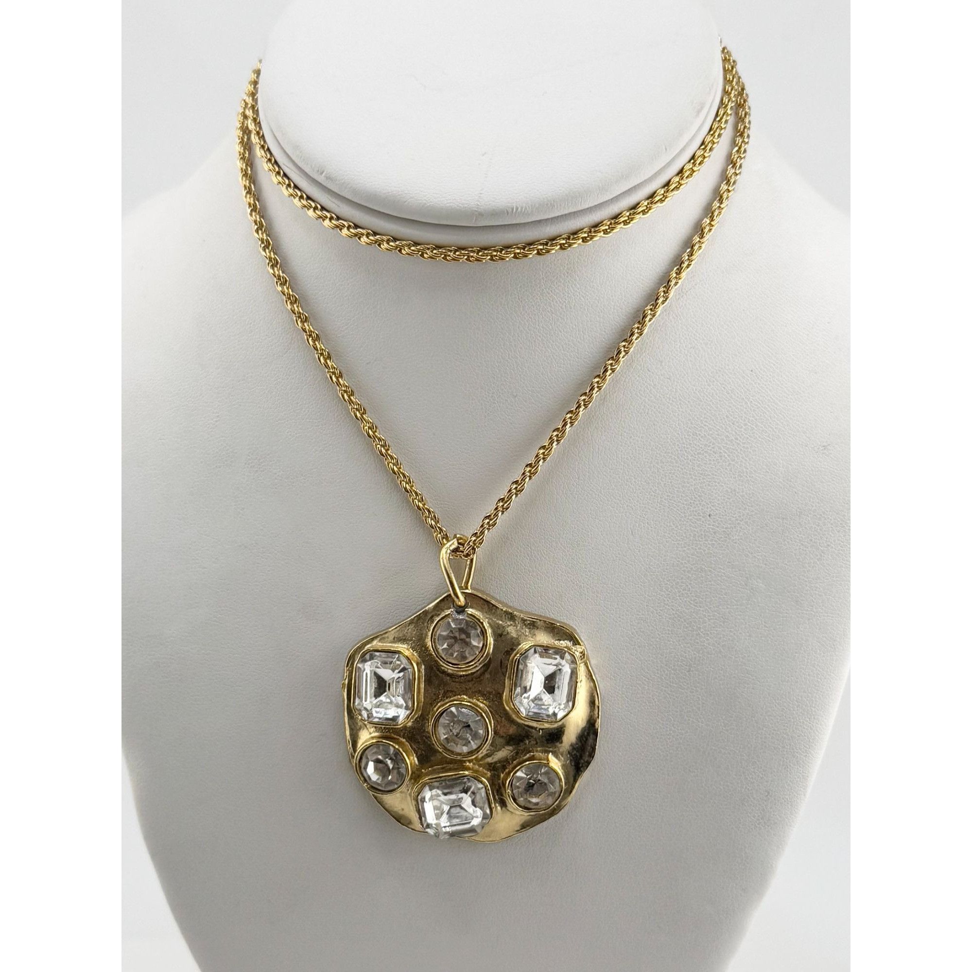 Vintage Vintage glass rhinestone hammered gold pendant necklace Size ONE SIZE - 6 Thumbnail