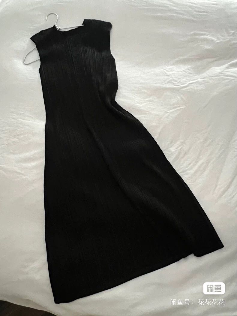 Other Issey Miyake size:3 black dress Size XS / US 0-2 / IT 36-38 - 1 Thumbnail