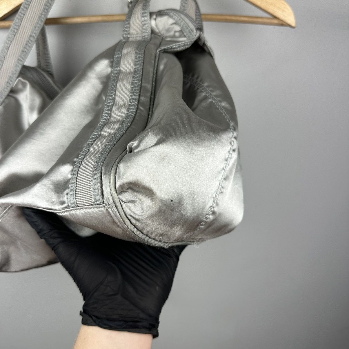 Nike Vintage Nike Silver Nylon Bag Size ONE SIZE - 7 Thumbnail