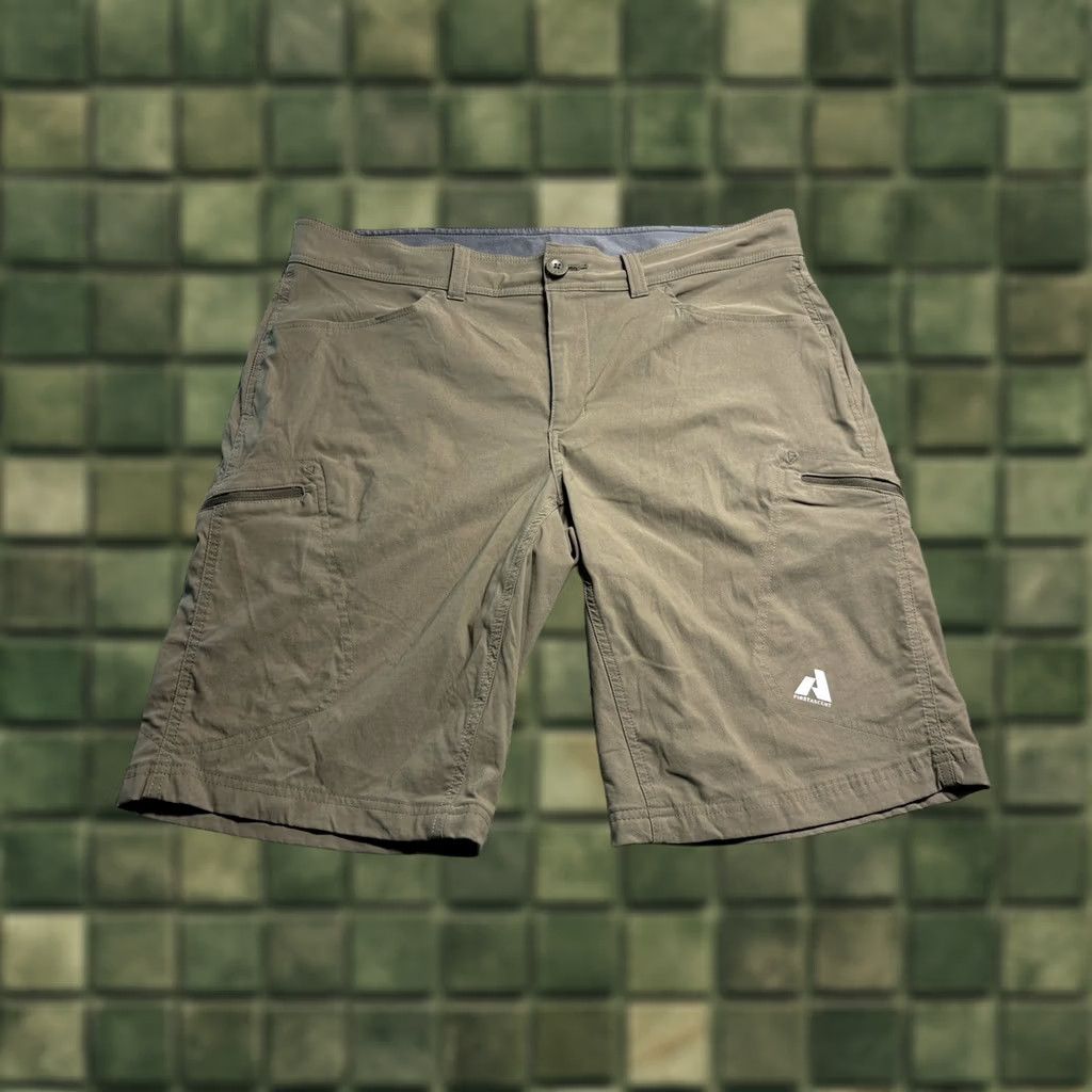 Eddie Bauer Eddie Bauer Cargo Shorts Mens 38 Green Nylon Spandex Quick Dry First Ascent Size US 38 / EU 54 - 1 Thumbnail