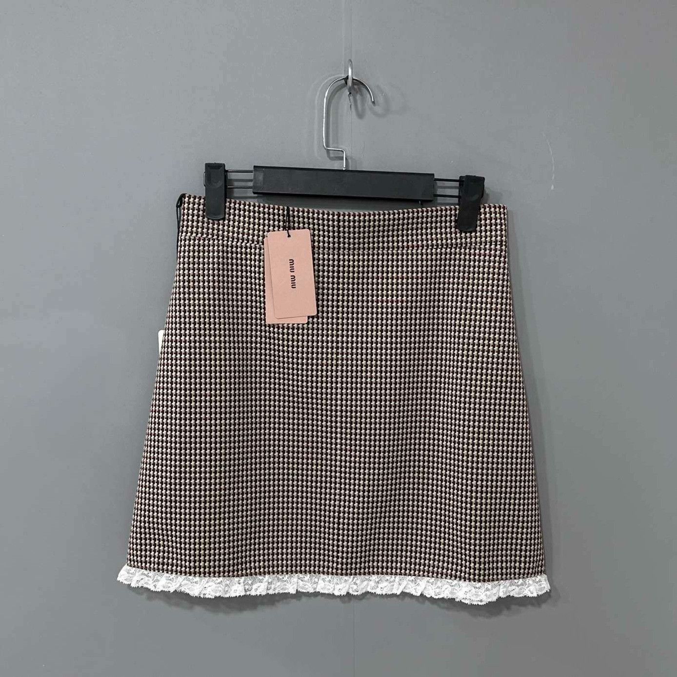 Miu Miu Miu Miu Plaid Skirt 26 Women Size 26" / US 2 / IT 38 - 1 Thumbnail
