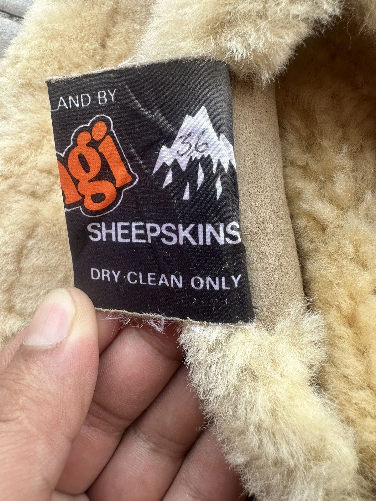 Japanese Brand Vintage Sheepskins Leather Reversible Vests Jacket Size US S / EU 44-46 / 1 - 9 Thumbnail