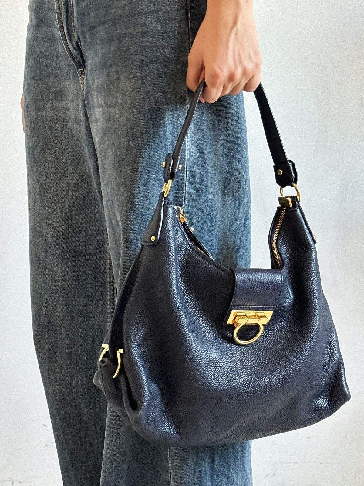 Salvatore Ferragamo Salvatore Ferragamo Blue Pebbled Leather Gancini Hobo Bag Size ONE SIZE - 7 Thumbnail