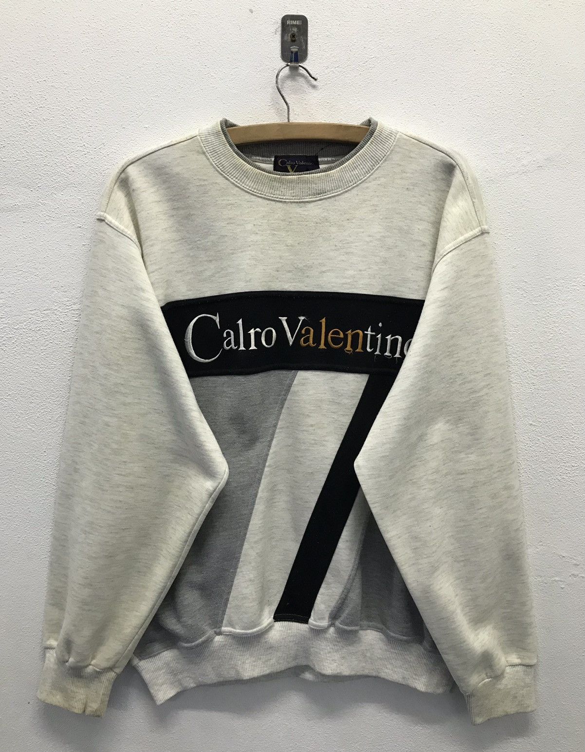 Vintage Vintage Calro Valentino Big Logo Sweatshirt Size US L / EU 52-54 / 3 - 1 Thumbnail