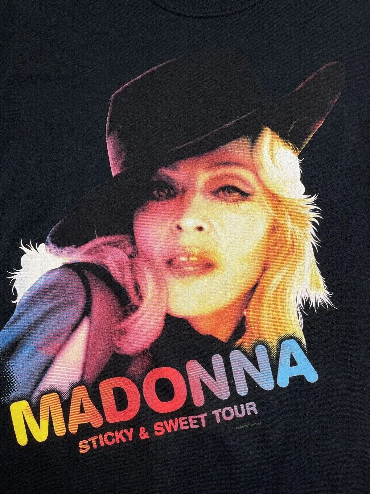 Gildan Vintage 2008 Madonna Sweet & Sticky Official T-Shirt 2000s Size US S / EU 44-46 / 1 - 5 Thumbnail