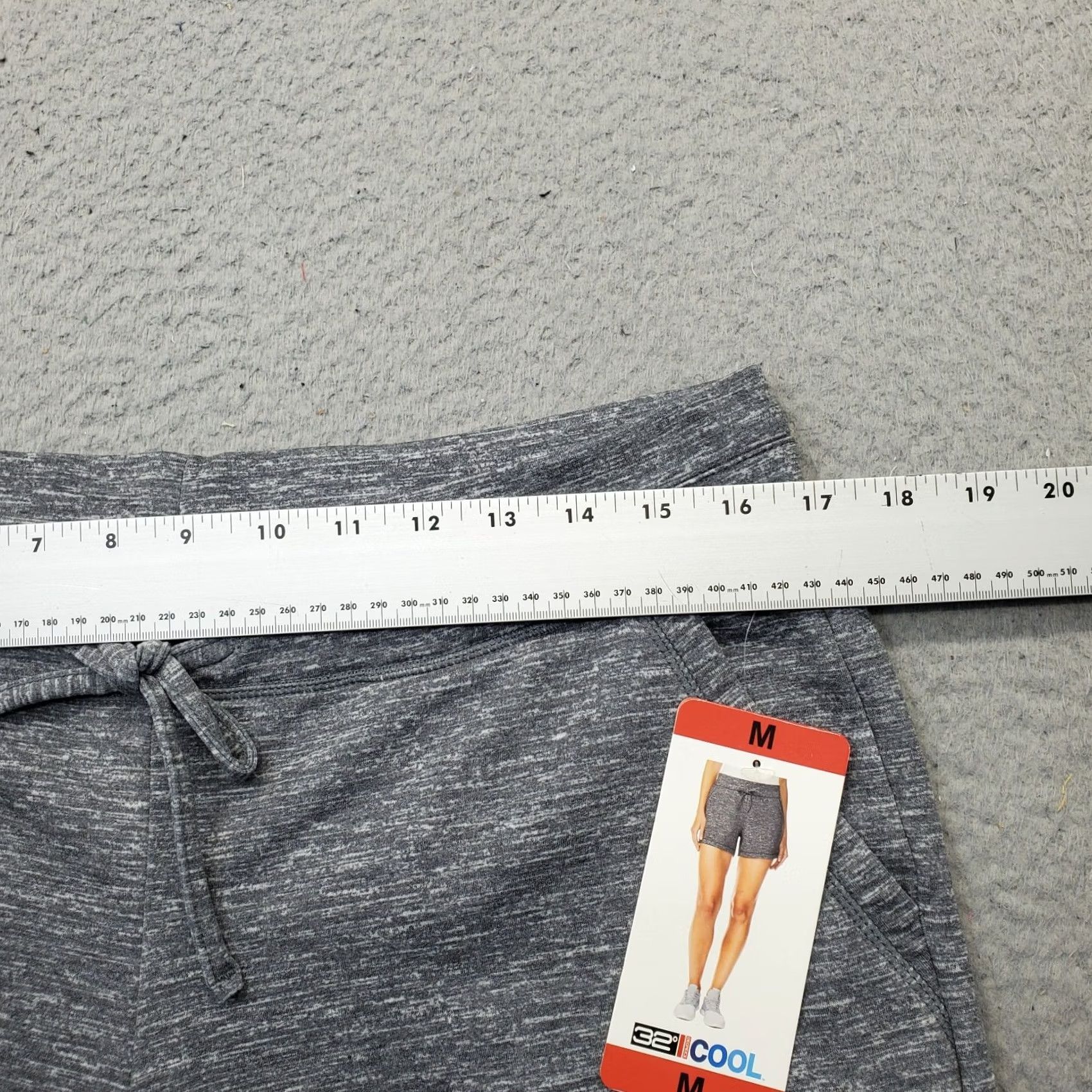 Vintage 32 Degree Cool Fleece Shorts Womens M Gray Stretch Drawstring Pockets -- Adult Womens, Regular, Summer, Activewear Size 32" / US 10 / IT 46 - 3 Thumbnail