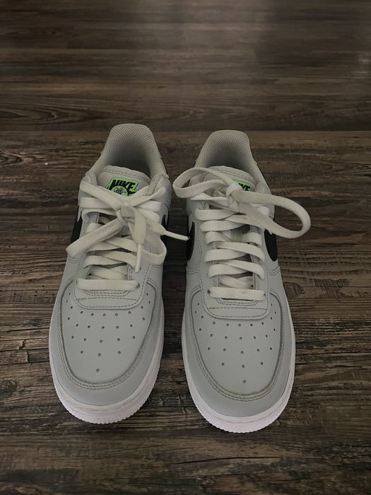 Nike Air Force 1 '07 Low 'Worldwide Pack - Platinum Green Strike