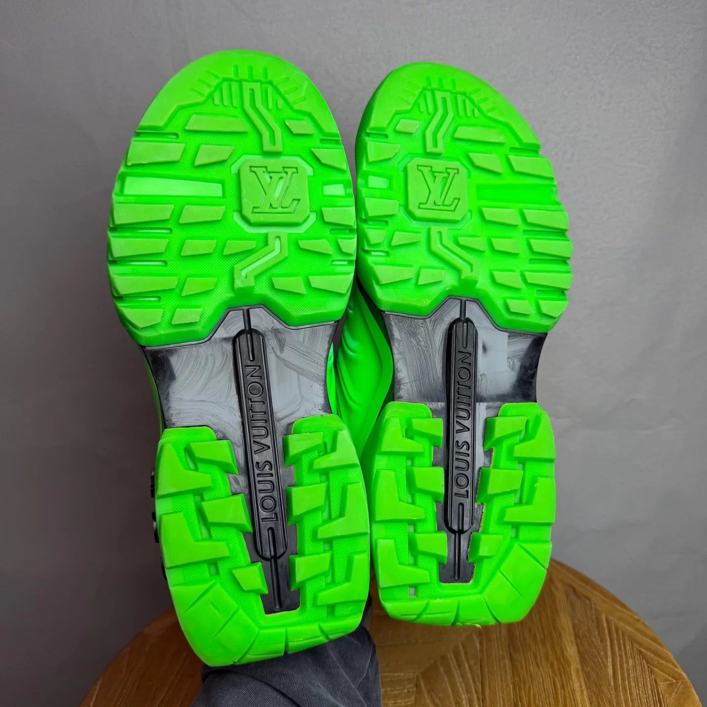 Louis Vuitton Louis Vuitton LV Millenium Fluorescent Green Sneakers 40 Size US 7 / EU 40 - 9 Thumbnail