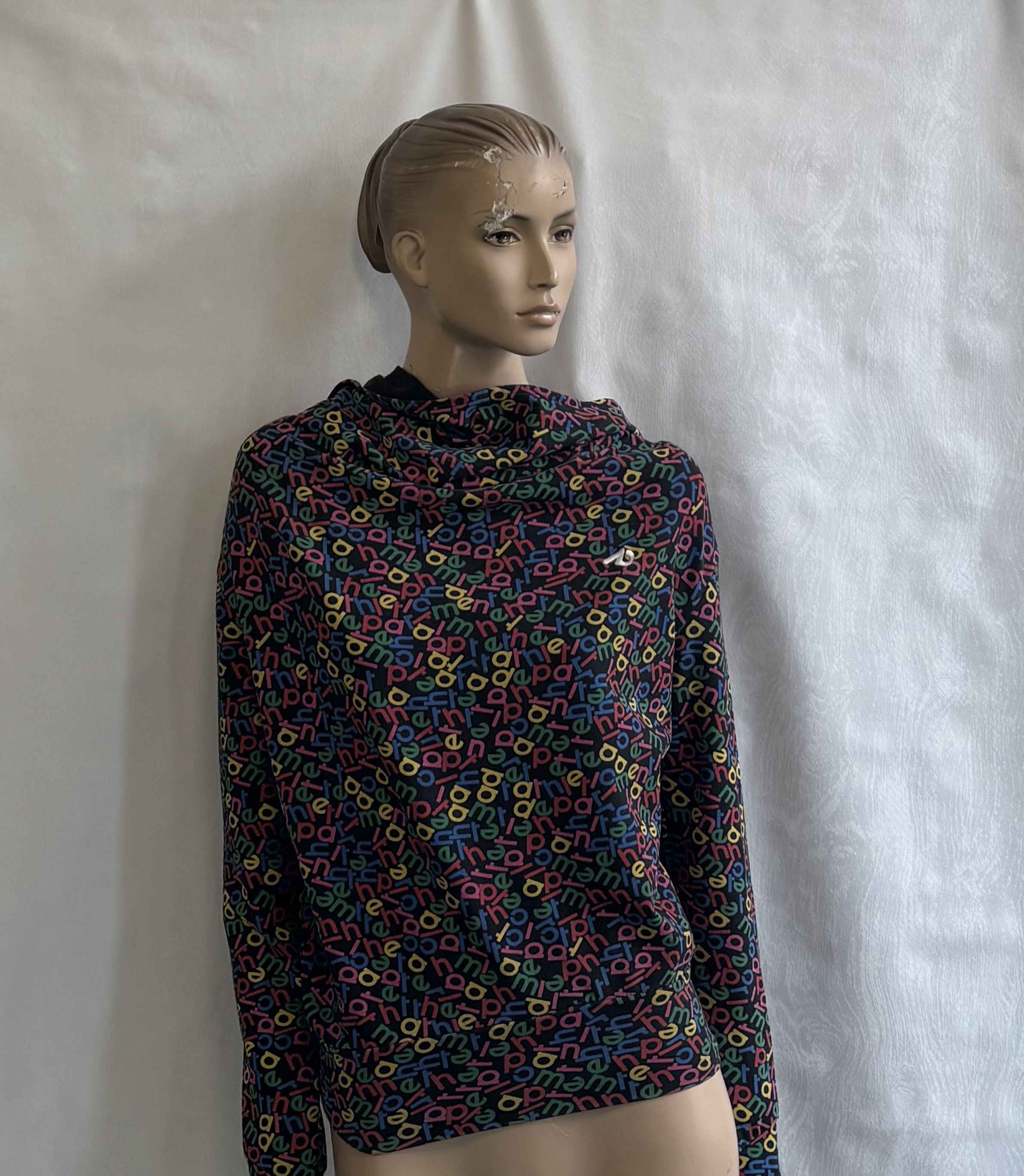 Nike Nike Alphabet scarf sweatshirt size. XS Size XS / US 0-2 / IT 36-38 - 1 Thumbnail