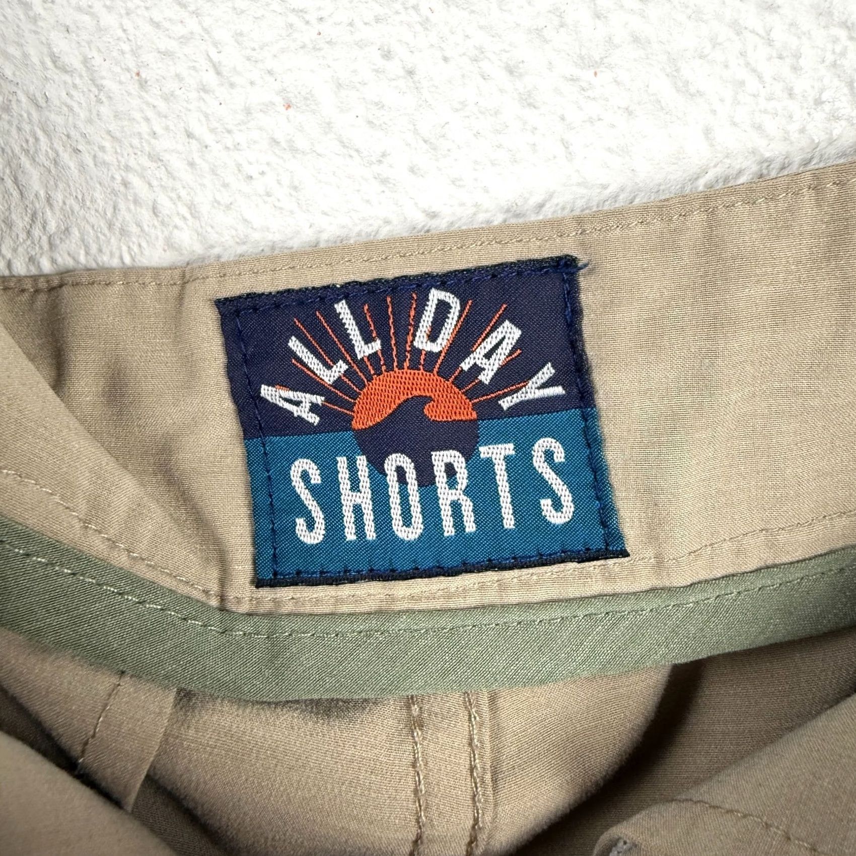 Faherty Faherty Shorts Mens 32 Performance Hybrid Swim Trunks Trunks Drawstring Pockets Beige 9" Inseam Classic Beach Summer Mens Size US 32 / EU 48 - 5 Thumbnail