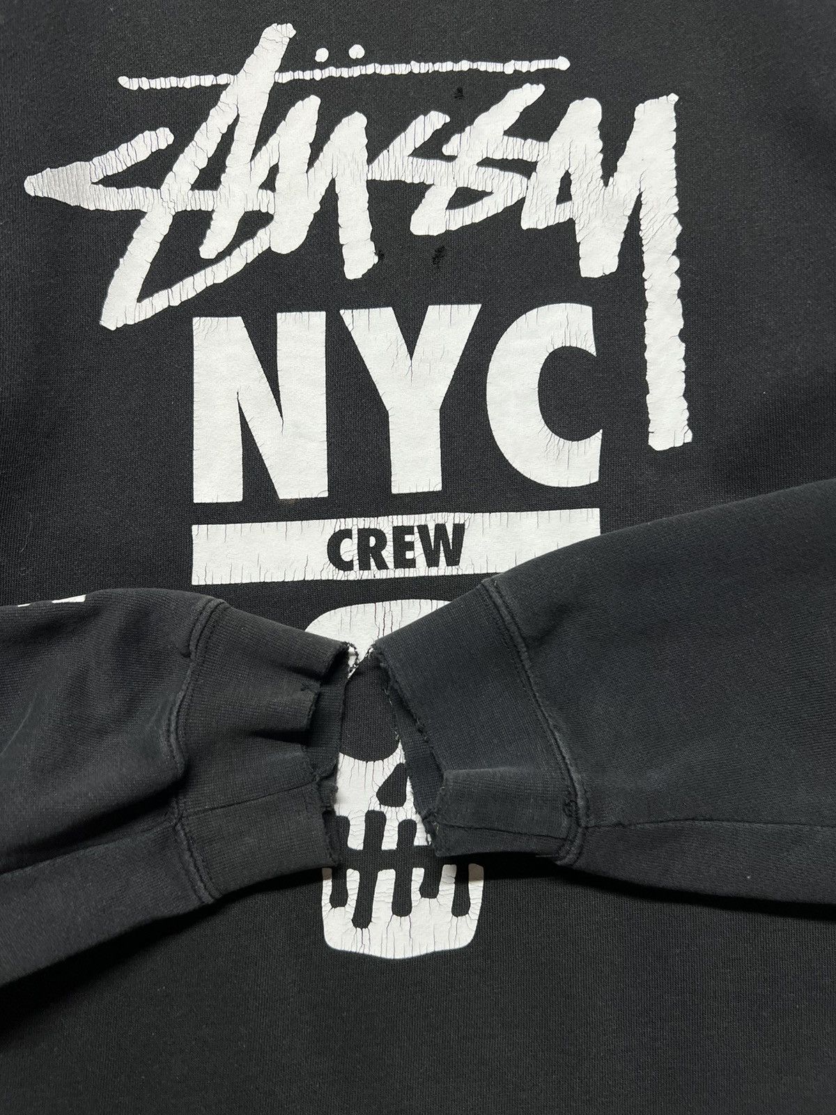 Stussy × Vintage Vintage Y2k Stussy Skull☠️ Thrashed World Tour Sweatshirt 00s Size US L / EU 52-54 / 3 - 10 Thumbnail