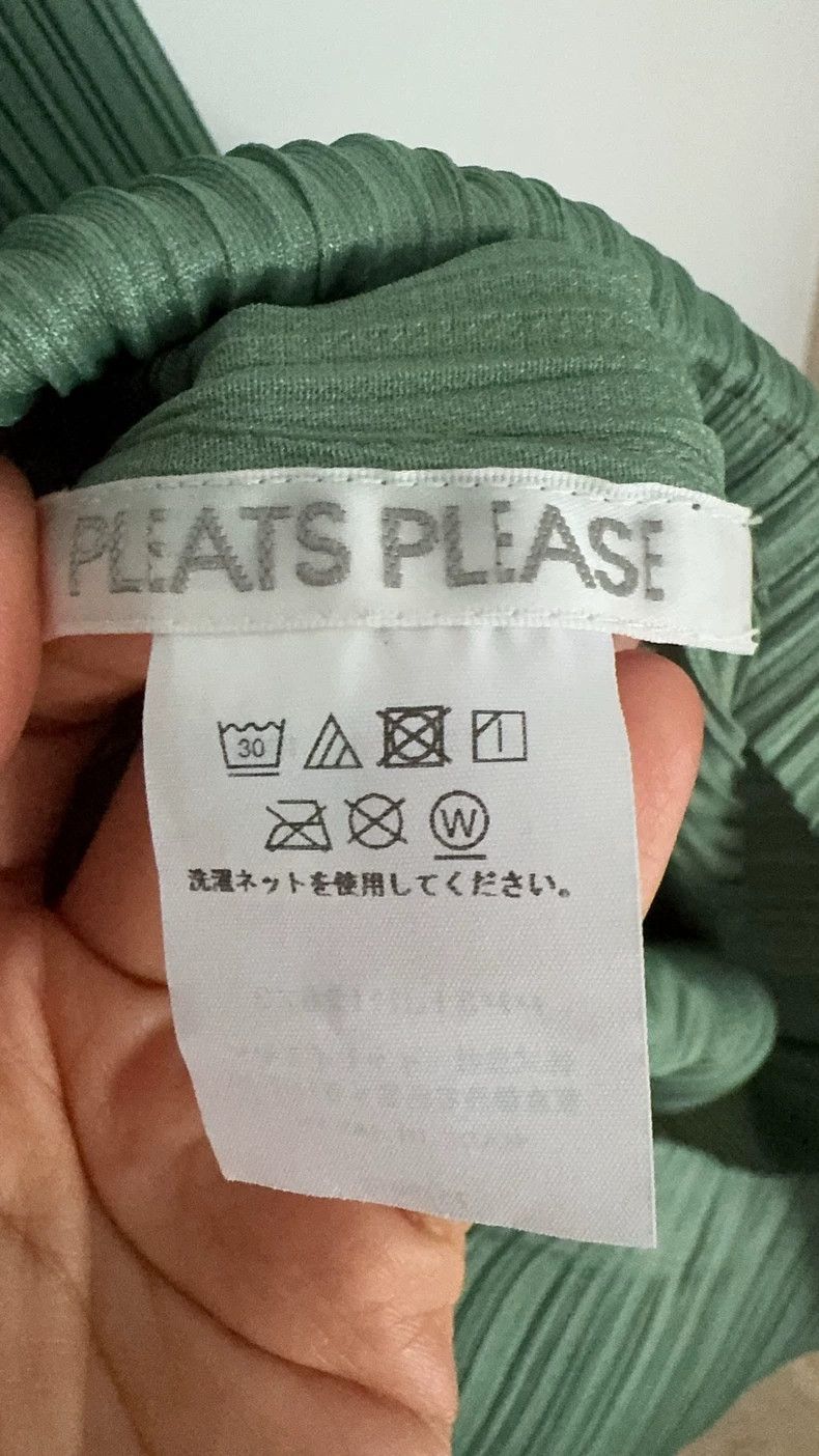 Issey Miyake Issey Miyake size:3 Green pleated dress Size XS / US 0-2 / IT 36-38 - 2 Thumbnail