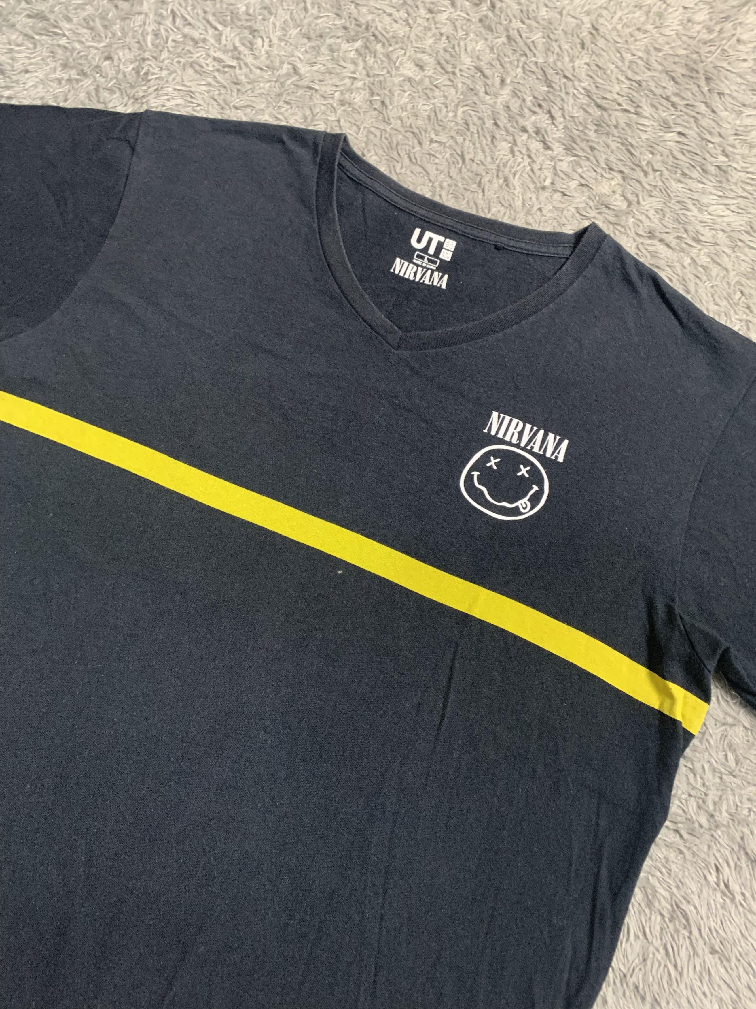 Vintage Nirvana Smiley Logo t-shirt Uniqlo Size US L / EU 52-54 / 3 - 1 Thumbnail