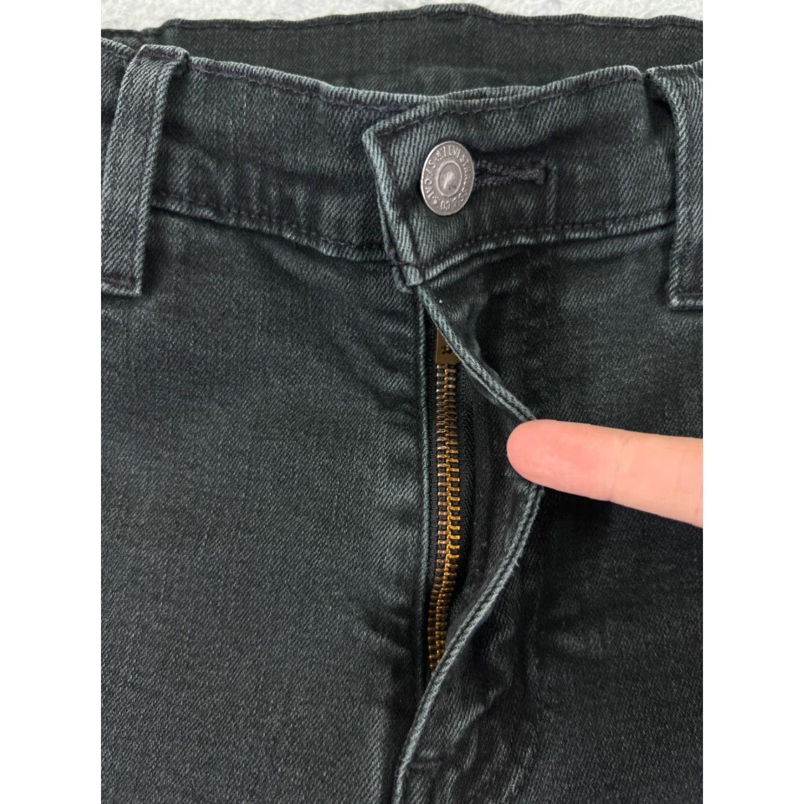 Levi's VINTAGE Levis Jeans 511 Men 30x29 Black Denim Slim Straight 5-Pocket Cotton Blend 30 Side Zip Leather Button Game Size US 33 - 5 Thumbnail