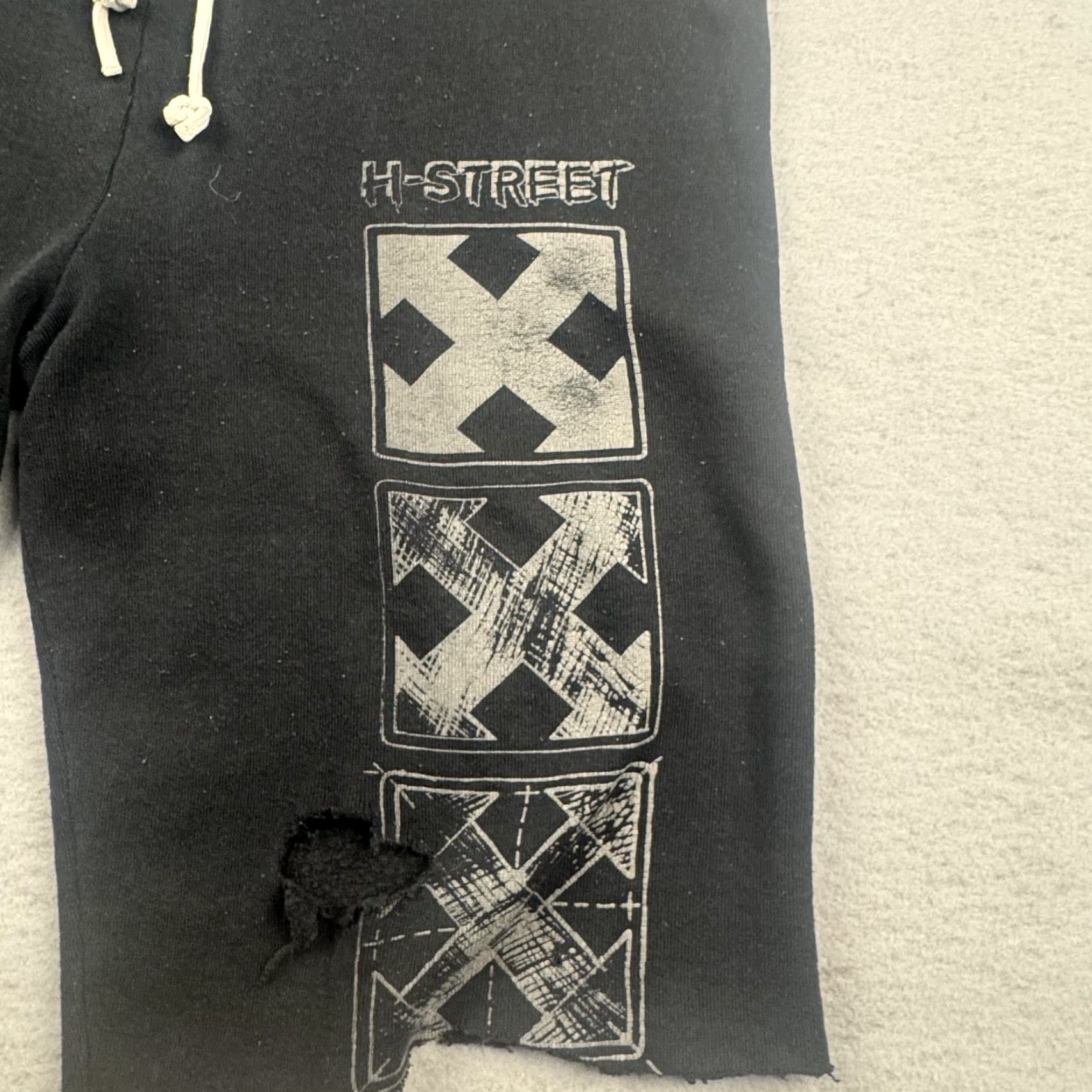 Toffs VINTAGE H-Street Sweat Shorts Mens Skate Graphic Cut Offs Distressed 80s Vision Size US 37 - 3 Thumbnail