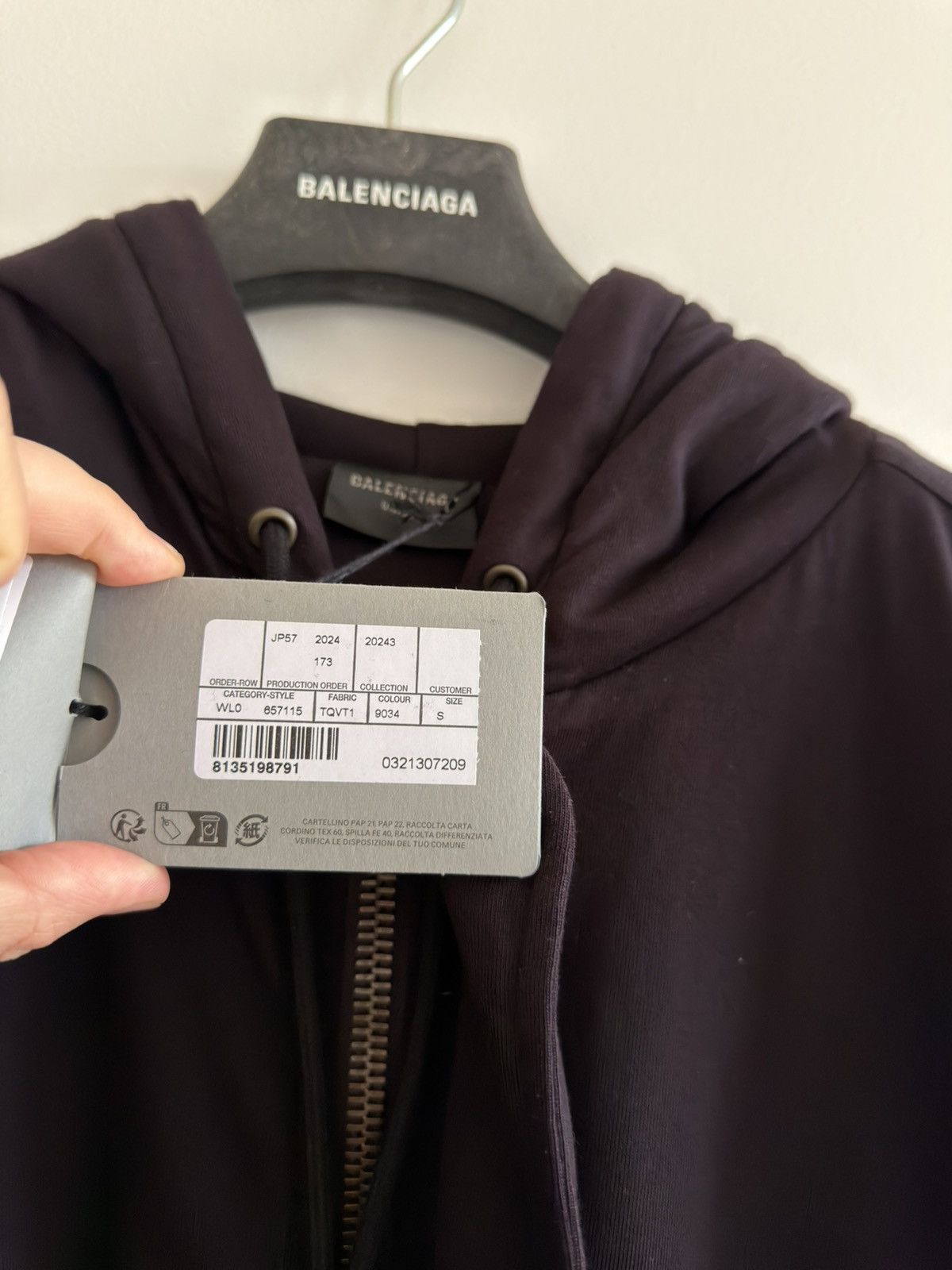 Balenciaga BALENCIAGA DEMNA METAL BB STENCIL HOOD JACKET SWEATER Size US S / EU 44-46 / 1 - 13 Thumbnail