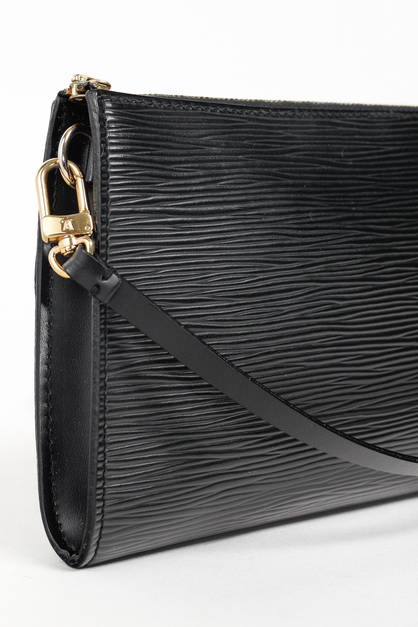 Louis Vuitton Louis Vuitton Black Epi Leather Pochette Bag Size ONE SIZE - 5 Thumbnail