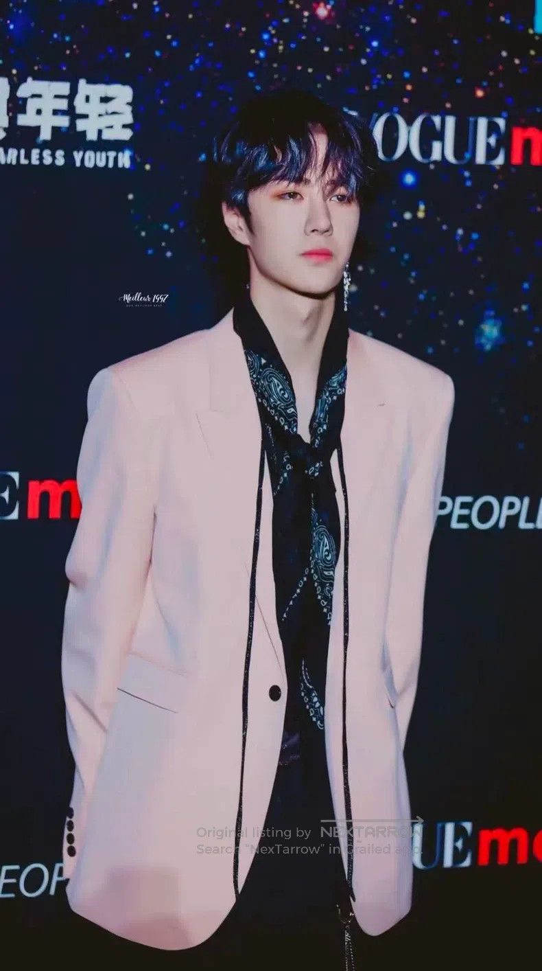 Saint Laurent Paris Saint Laurent Paris Light Pink Peak Lapel Straight Shoulde Size US S / EU 44-46 / 1 - 9 Thumbnail