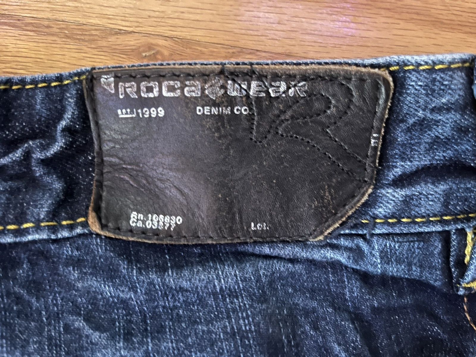 Rocawear × Vintage Rocawear embroidered baggy jeans Size US 34 / EU 50 - 6 Thumbnail