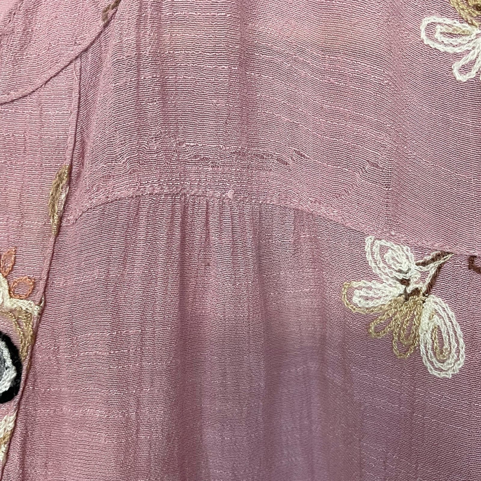 Anthropologie Fig & Flower Pink Blouse S Floral Embroidered Roll Tab Vneck Size S / US 4 / IT 40 - 4 Thumbnail