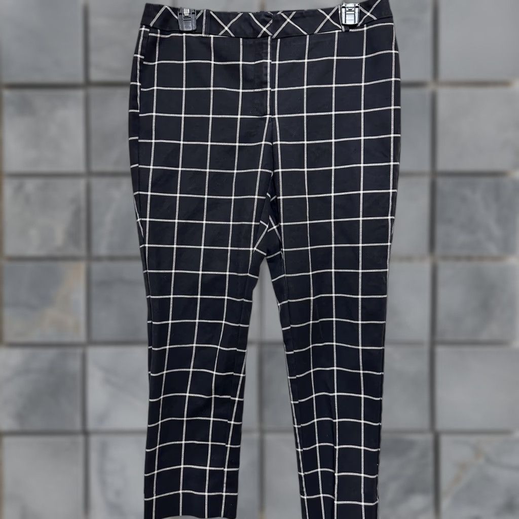 White House Black Market White House Black Market Pants Women 8 Black Cream Slim Ankle Windowpane Plaid Check Size 30" / US 8 / IT 44 - 1 Thumbnail