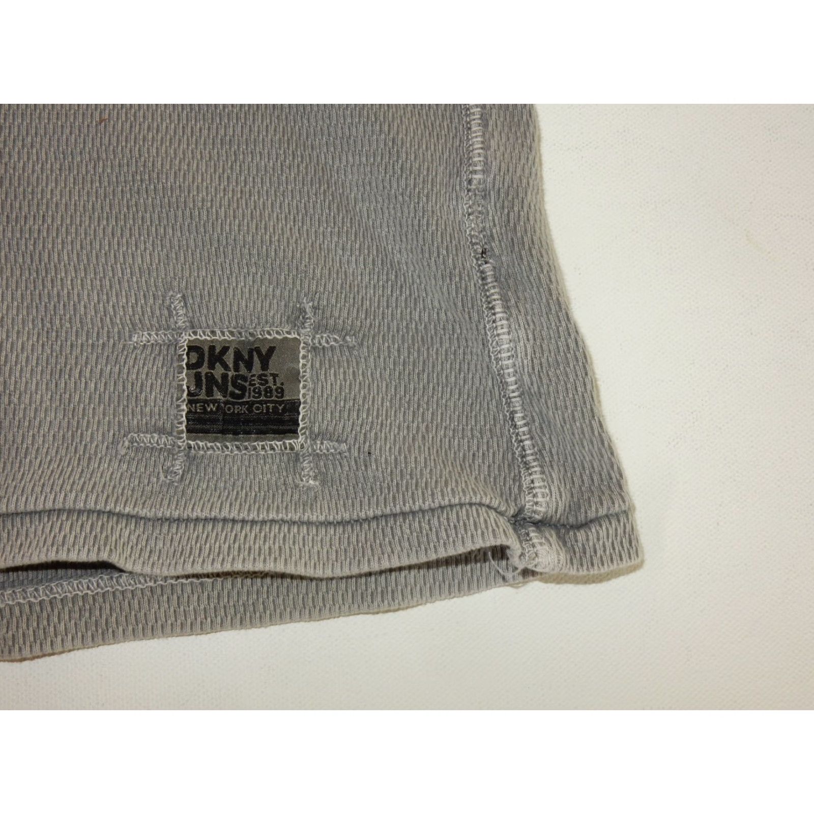 DKNY VINTAGE DKNY Men's Long Sleeve T-Shirt Size Large Gray Cotton Solid 90s Size US L / EU 52-54 / 3 - 2 Thumbnail