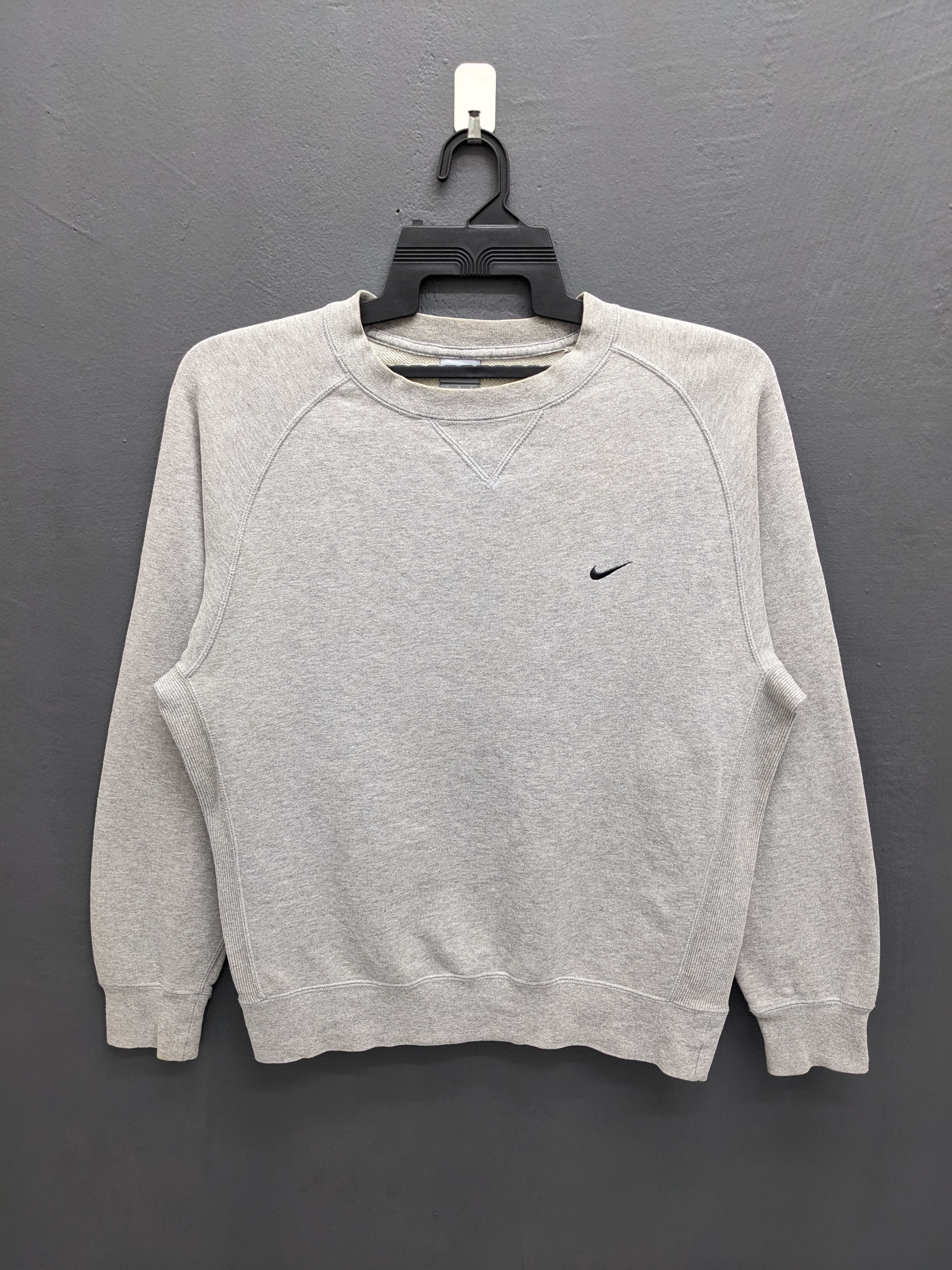 Nike VINTAGE Y2K NIKE SWOOSH STREETWEAR SWEATSHIRT Size US M / EU 48-50 / 2 - 2 Thumbnail
