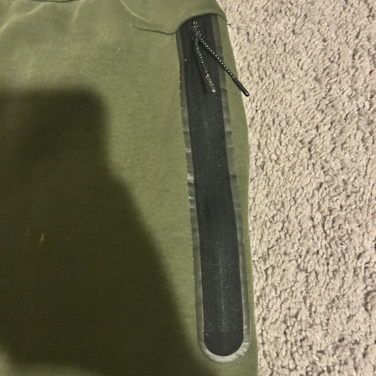 Nike Green Nike tech pants Size US 41 - 7 Thumbnail