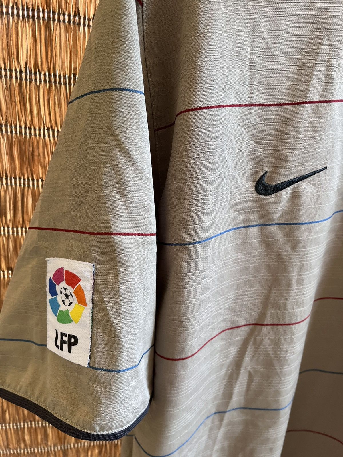 Nike Nike FC Barcelona 03/04 jersey 00 football kit y2k blokecore Size US L / EU 52-54 / 3 - 3 Thumbnail