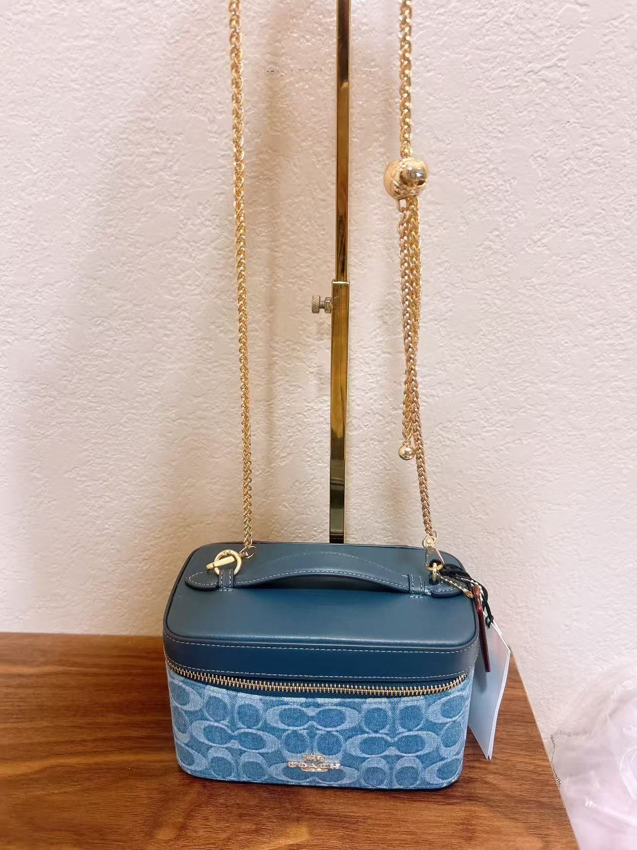 Coach Cosmetic Case In Signature Denim CDC16 with long crossbody Size ONE SIZE - 4 Thumbnail