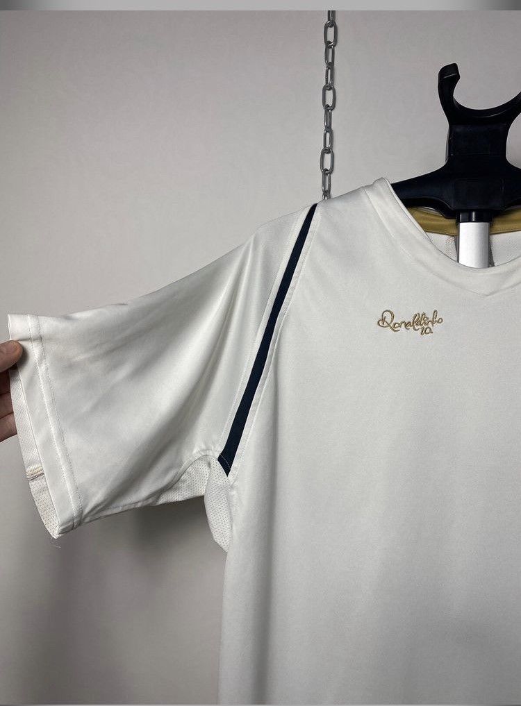 Nike Vintage Nike #10 Ronaldinho Dry-fit T-shirt Jersey Size US L / EU 52-54 / 3 - 5 Thumbnail