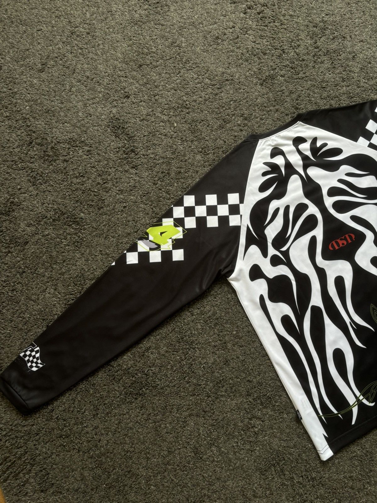 Other Vintage duckdive waveclub racing unisex white black jersey Size US L / EU 52-54 / 3 - 18 Thumbnail
