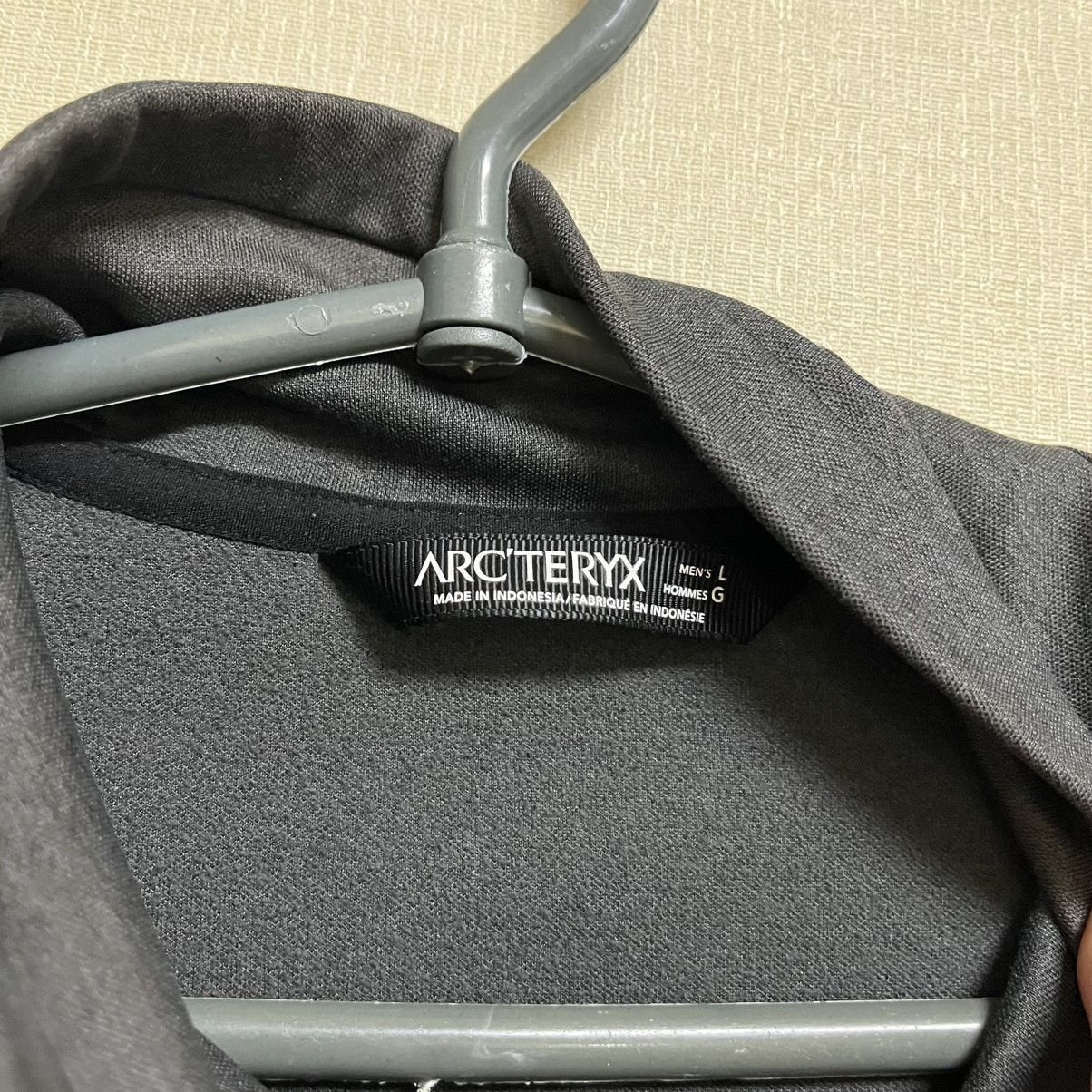 Arc'teryx Vintage Arcteryx Full Zip Hoodie Jacket Size US L / EU 52-54 / 3 - 8 Thumbnail