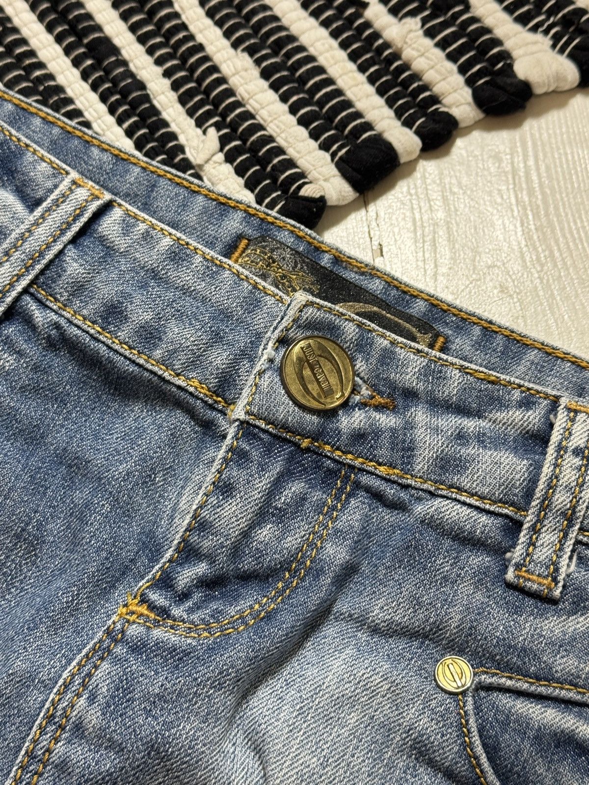 Just Cavalli VINTAGE JUST CAVALLI 2000s MINI DENIM SKIRT Size 30" / US 8 / IT 44 - 4 Thumbnail